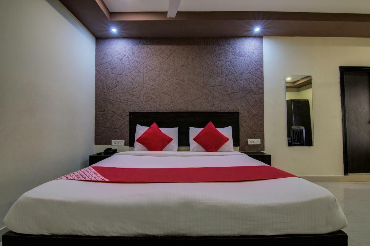 Oyo 16961 Sea Rock Hotel Visakhapatnam Exterior photo